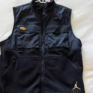 Nike Men's Black Utility Vest